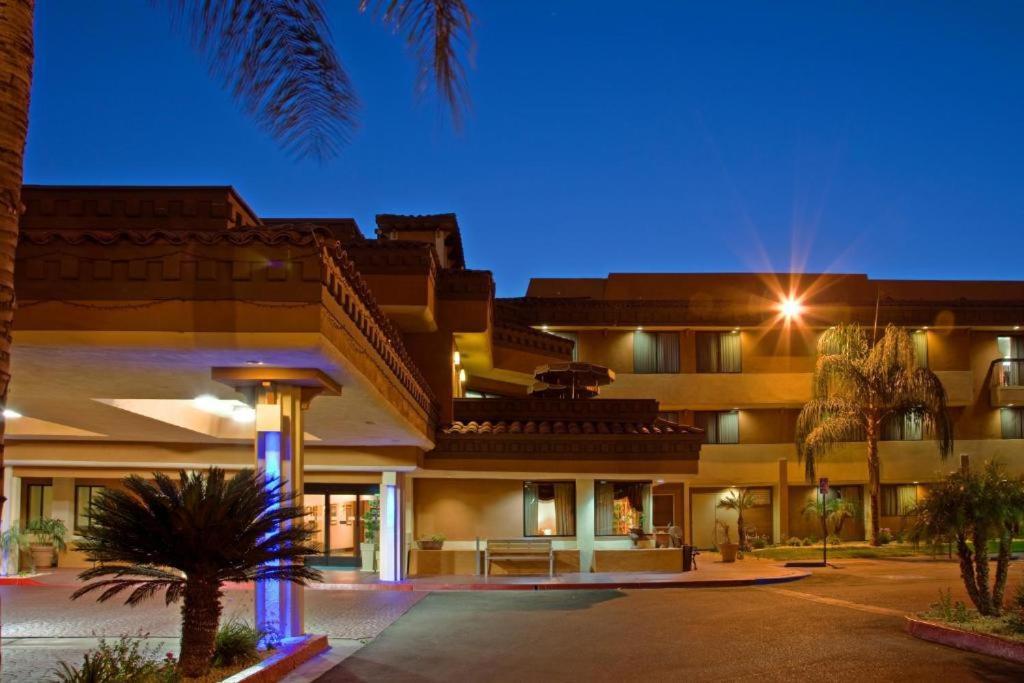 Hotel Xola Морено-Валли Экстерьер фото